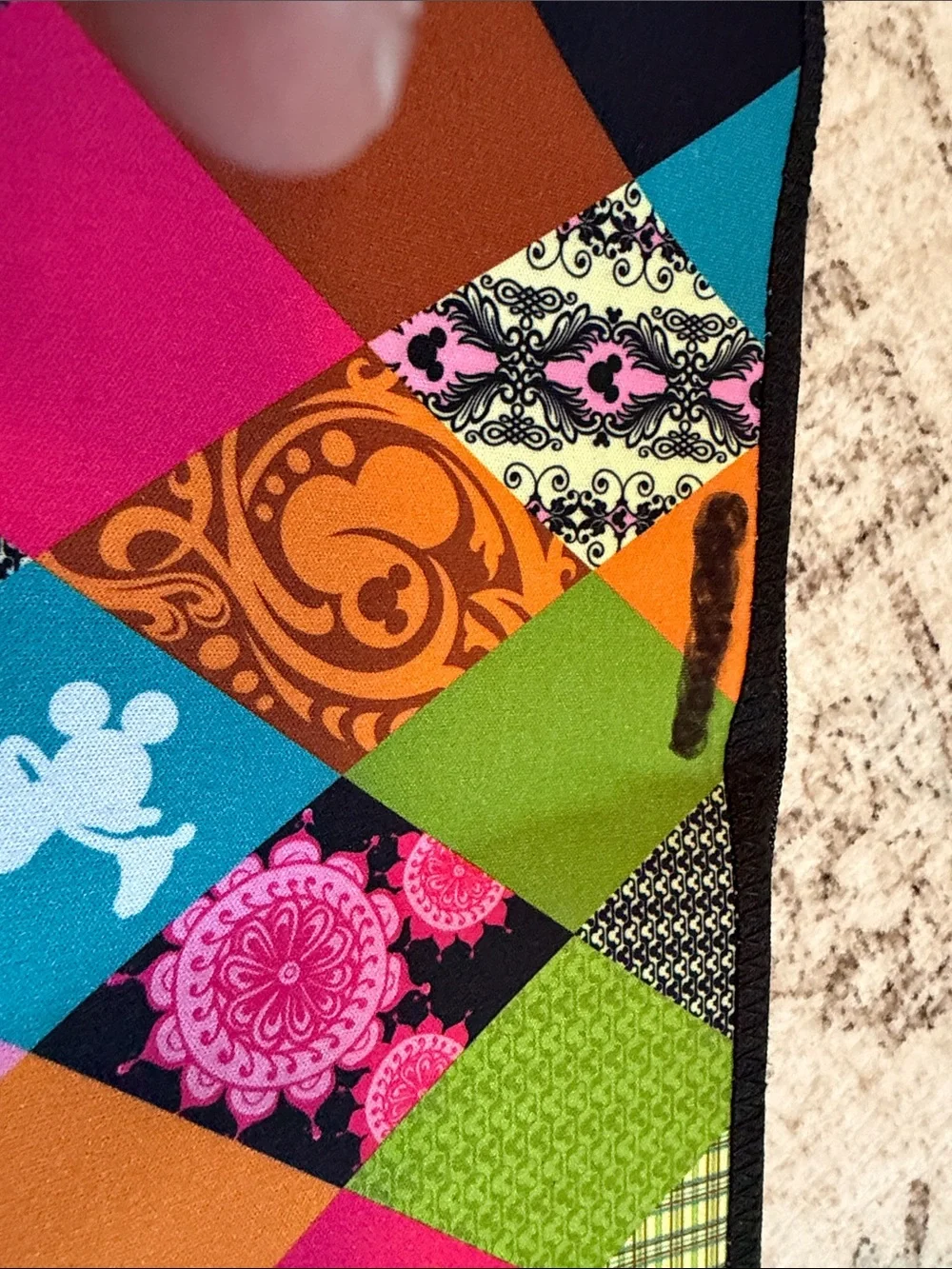 Damask-Pattern Neoprene Tablet Sleeve - Black & White